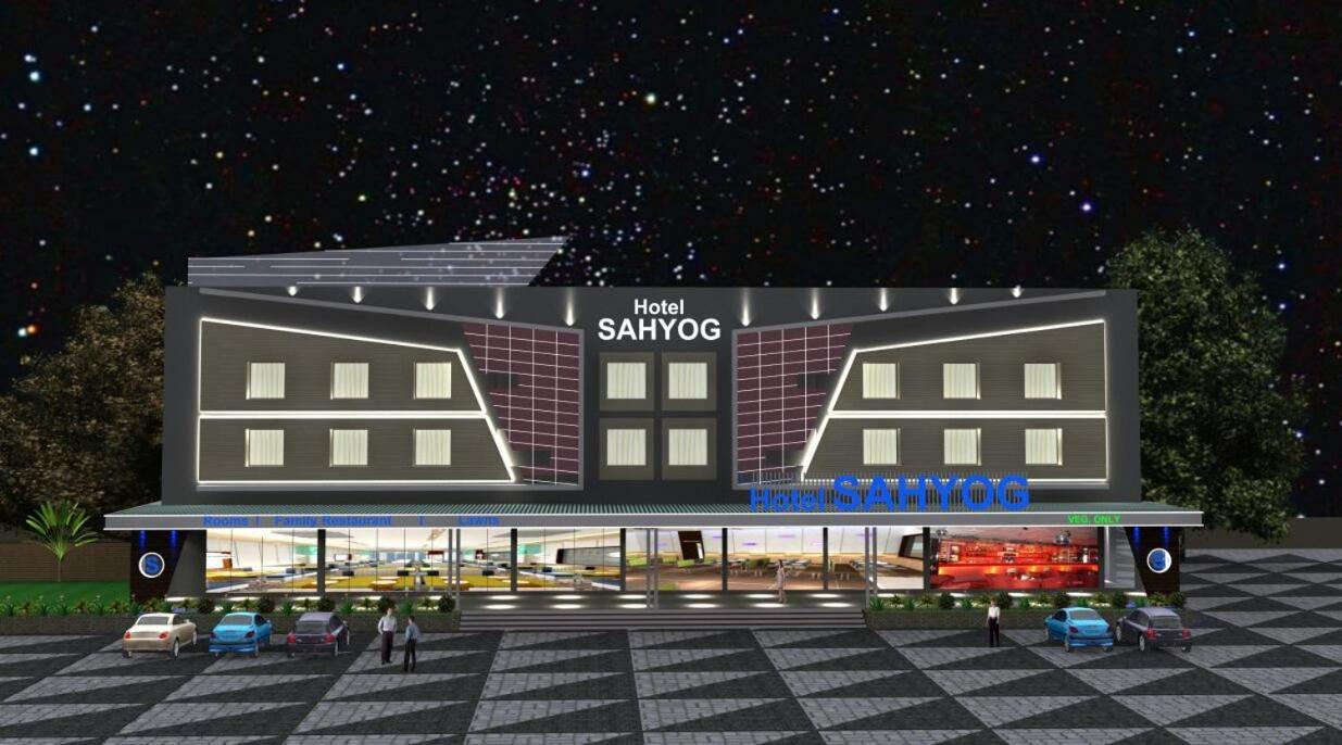 Hotel Sahyog & Rooms Surat Exteriör bild